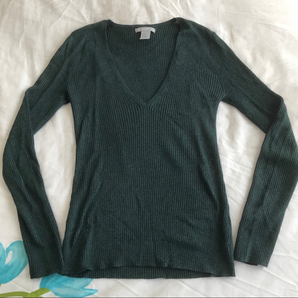 H&M SPARKLY V-NECK SWEATER